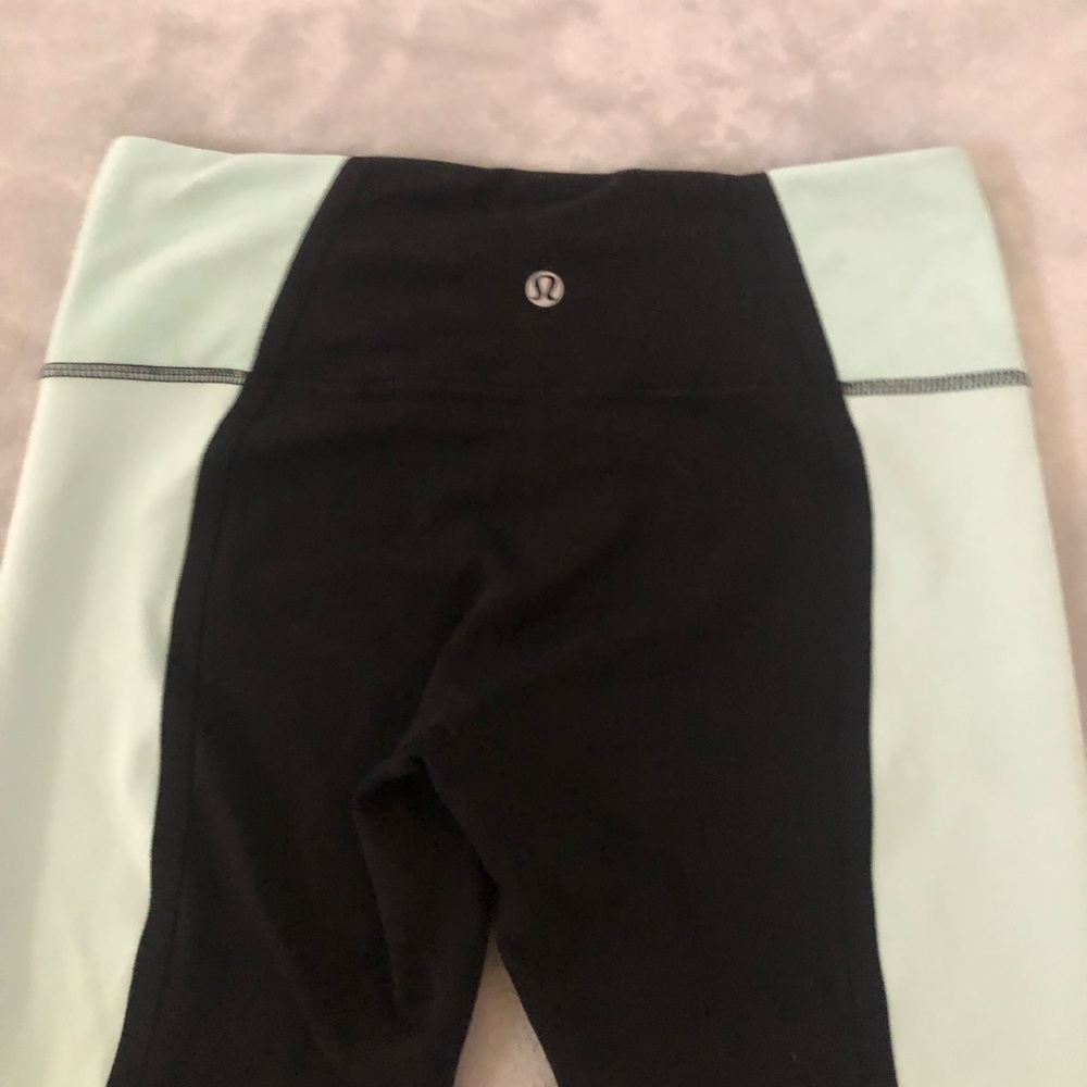 Brand new lulu lemon leggings, size 6